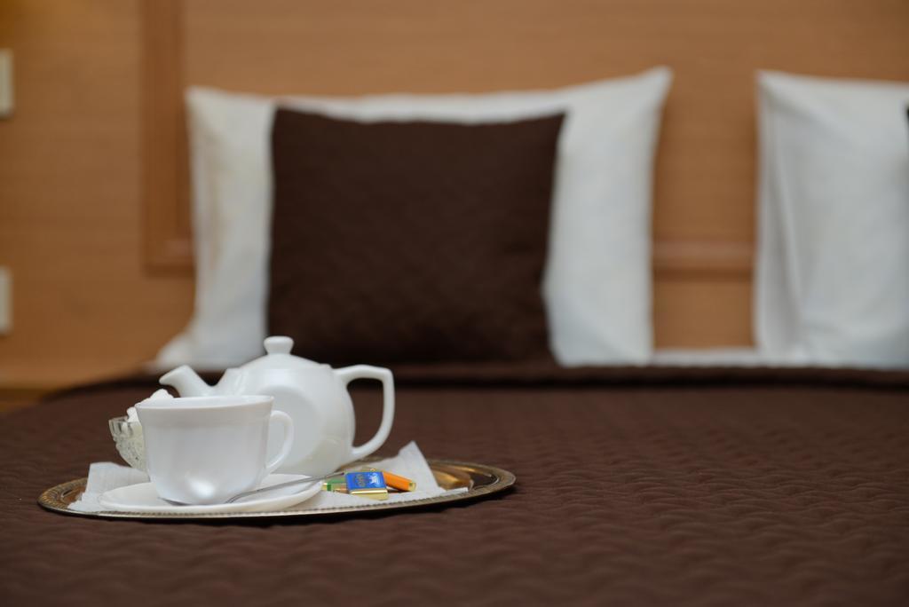 Dvoryanskiy Hotel Dnipro Exterior photo