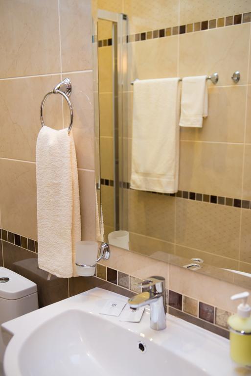 Dvoryanskiy Hotel Dnipro Room photo