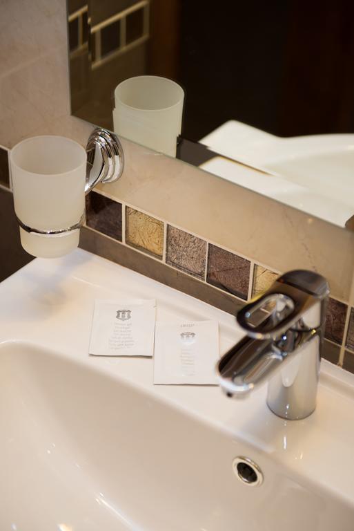 Dvoryanskiy Hotel Dnipro Room photo