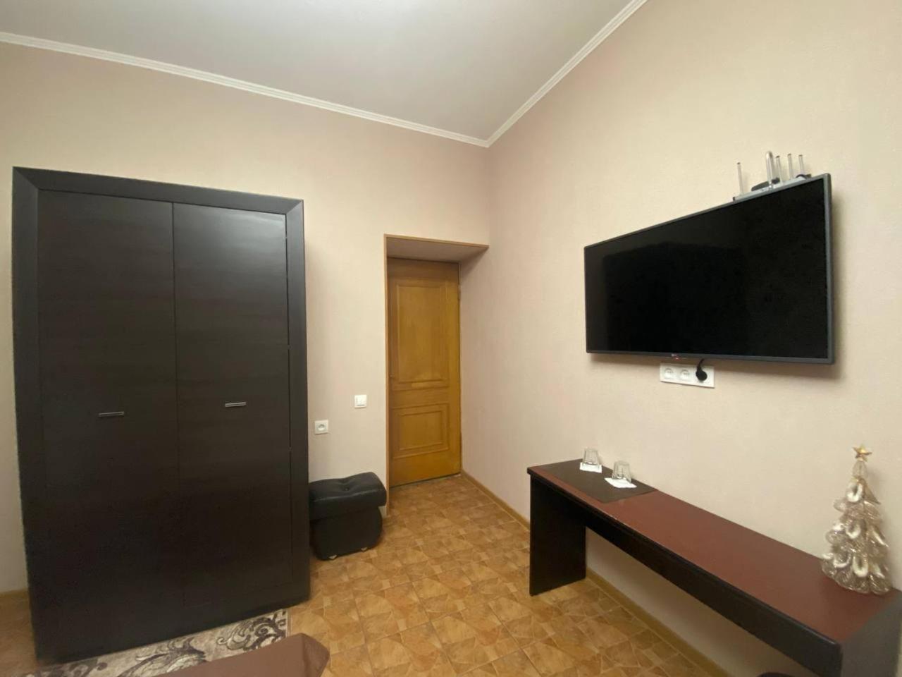 Dvoryanskiy Hotel Dnipro Exterior photo